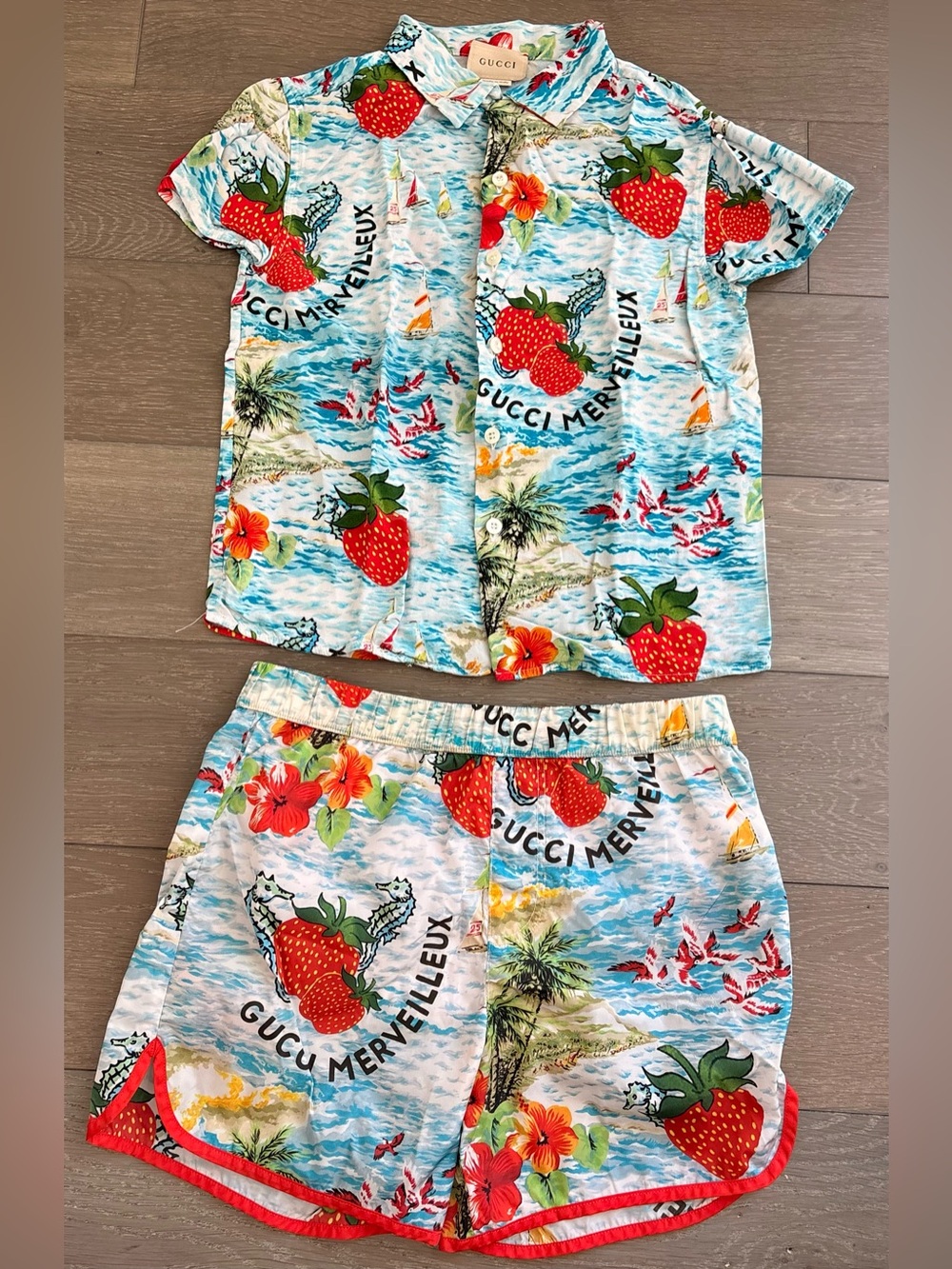 Gucci Kids Strawberry Smoothie Print Shirt